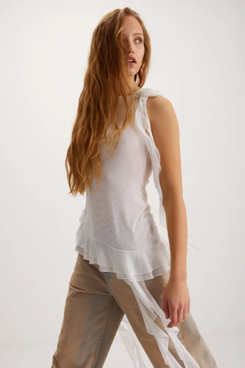 جريميلانج Faelan Women's 100% Polyester Body-hugging Sleeveless Asymmetrical Hem White Blouse