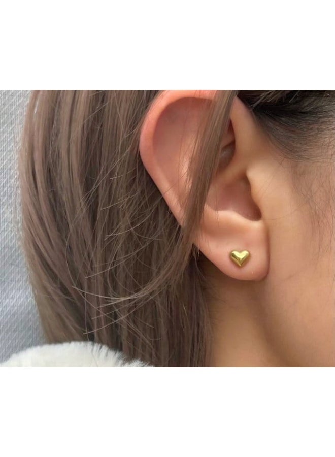 Luxuria Small heart-shaped earrings in gold. - Image 5