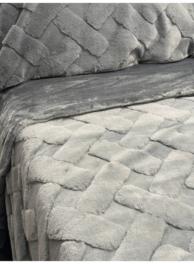Mony Home Nordic Frost Faux Fur Bedding Set - Image 3