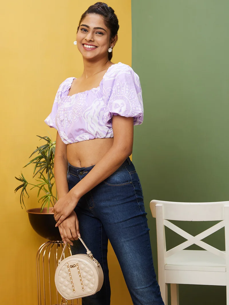 جلو باص بلوزة قصيرة قطنية مطبوعة باللافندر بنقشة الزهور للنساء من جلوبس