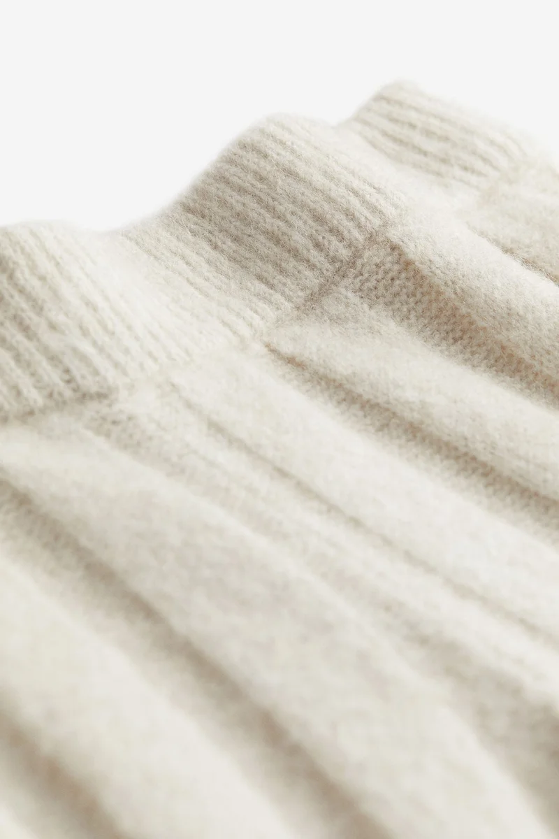 H&M Ribbed Knitted Pants