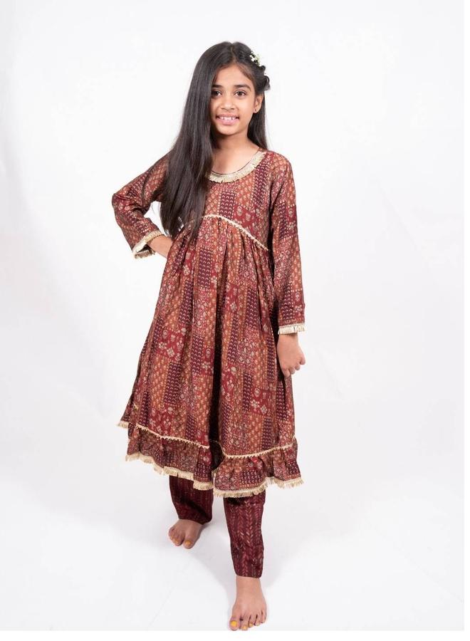 Maithili Printed Round Neck Kurta and Pants Set - Image 1