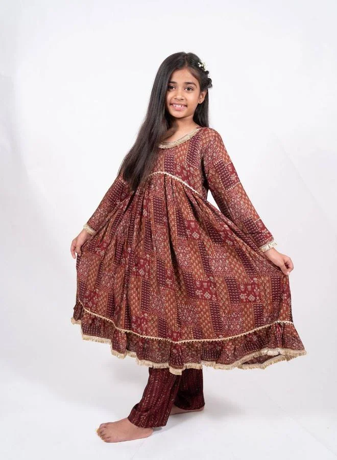 مايثيلي Maithili Printed Round Neck Kurta and Pants Set