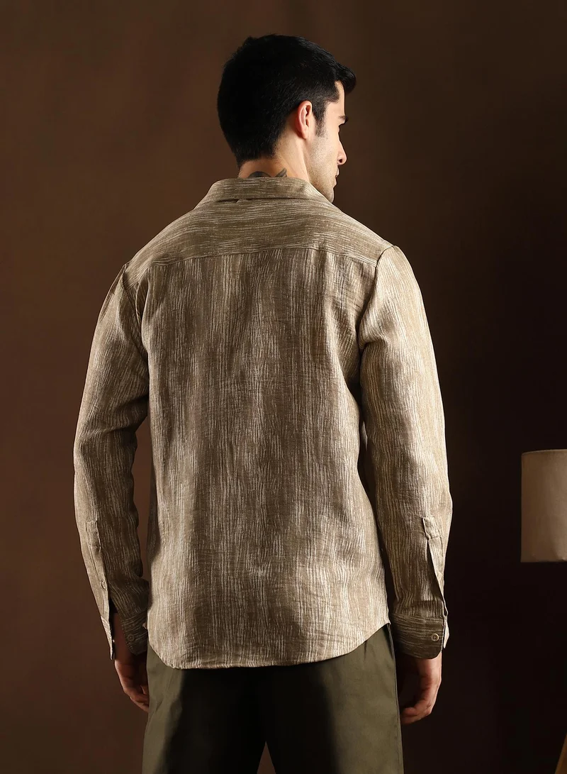 Campus Sutra Campus Sutra Men's Peanut Beige & Daisy White Distortion-Weave Shirt For Casual Wear | Mid-Rise | Regular Fit | Button Closure | Shirt Crafted With Comfort Fit For Everyday Wear