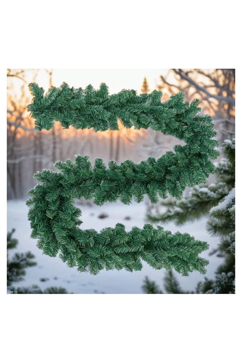 زينة إكليل عيد الميلاد - إكليل صنوبر صناعي عادي بطول 9 أقدام - للديكور المنزلي - ديكور السلالم والطاولات - إكليل من خشب التنوب بمظهر طبيعي - ديكور داخلي وخارجي - أخضر - Image 2