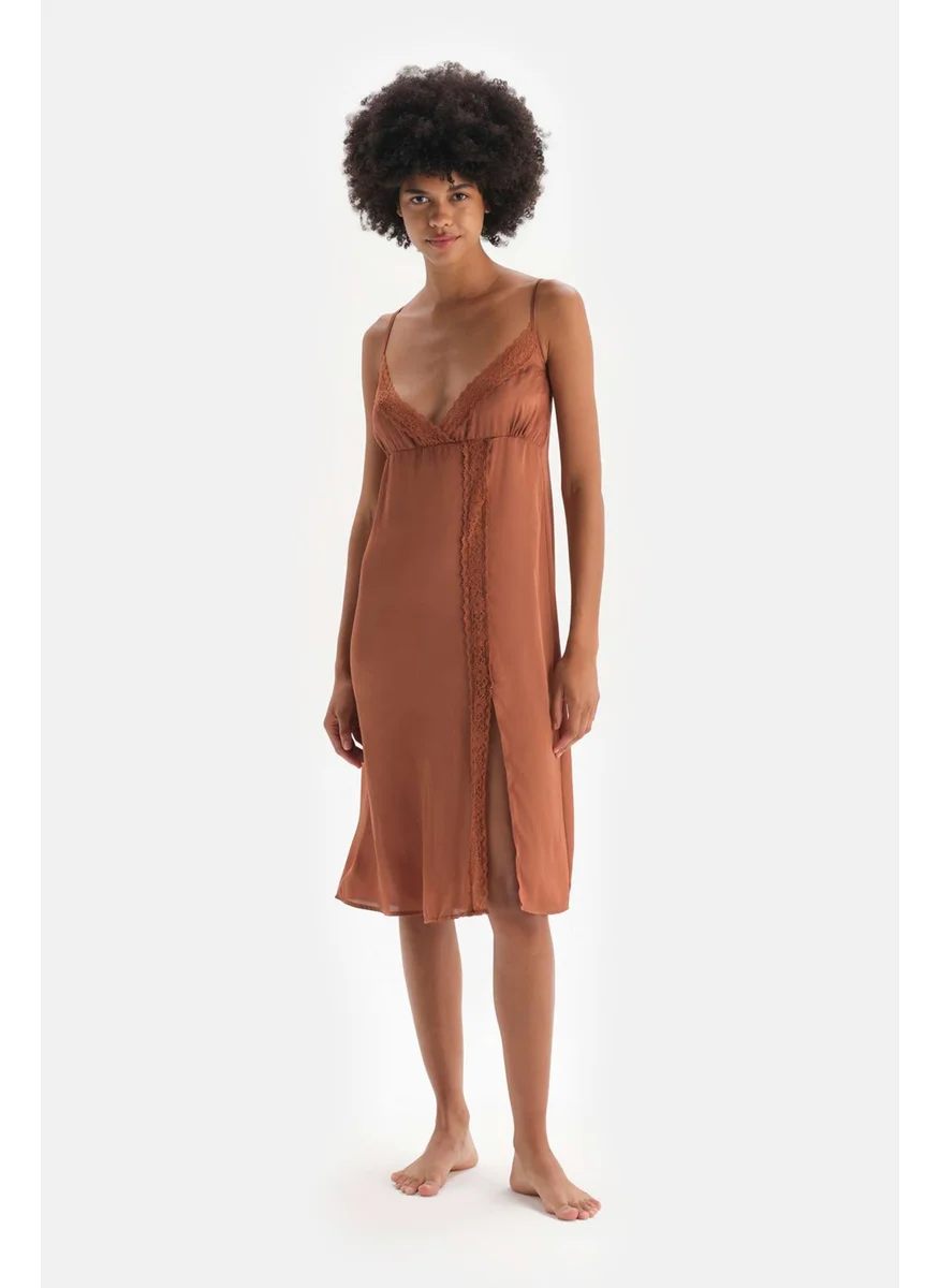 داجي Brown Slit Lace Detailed Satin Nightgown