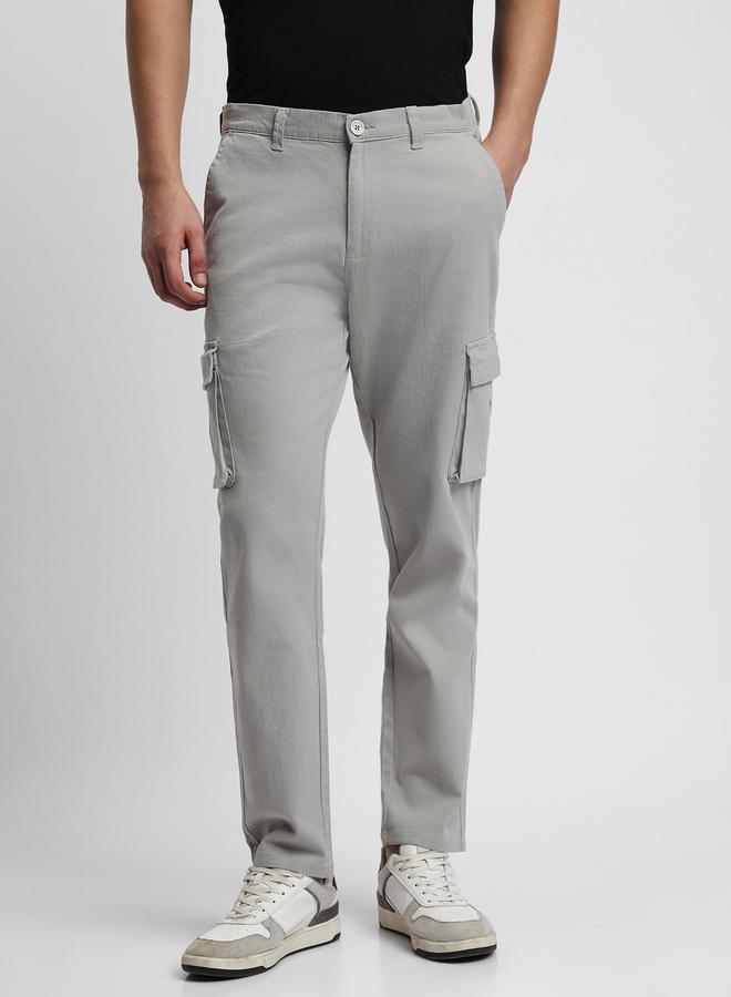 Dennis Lingo بنطلون رجالي كاجوال بقصّة Slim Fit باللون الرمادي الفاتح  - Image 2