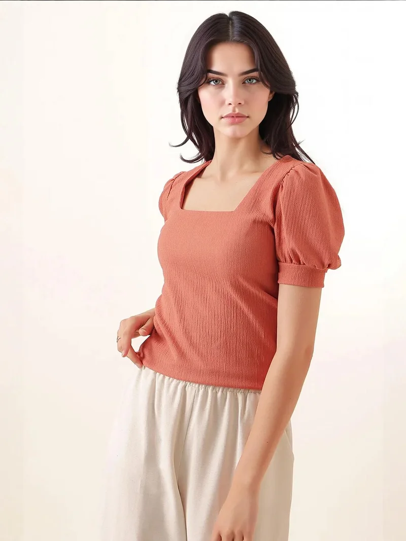 بيغ دارت بلوزة بياقة مربعة بقصة ضيقة من