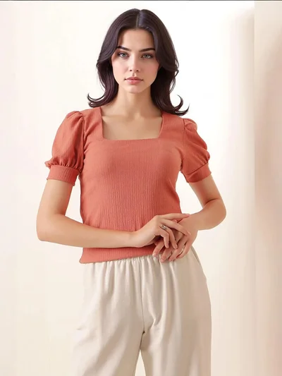 بيغ دارت بلوزة بياقة مربعة بقصة ضيقة من