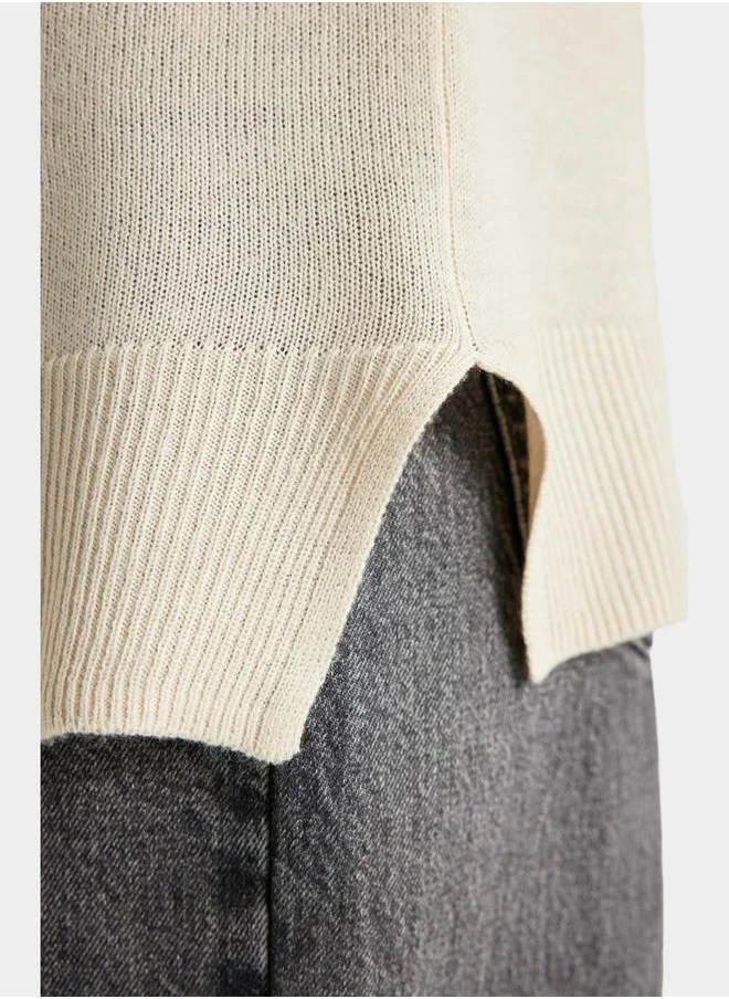 ديفاكتو Solid Raglan Sleeve Regular Fit Sweater by Styli