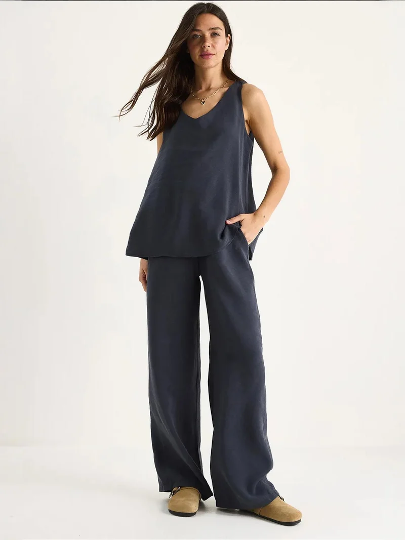 Bianco Lucci LUCCI V-Neck Cotton Blouse-Pants Two-Piece Set