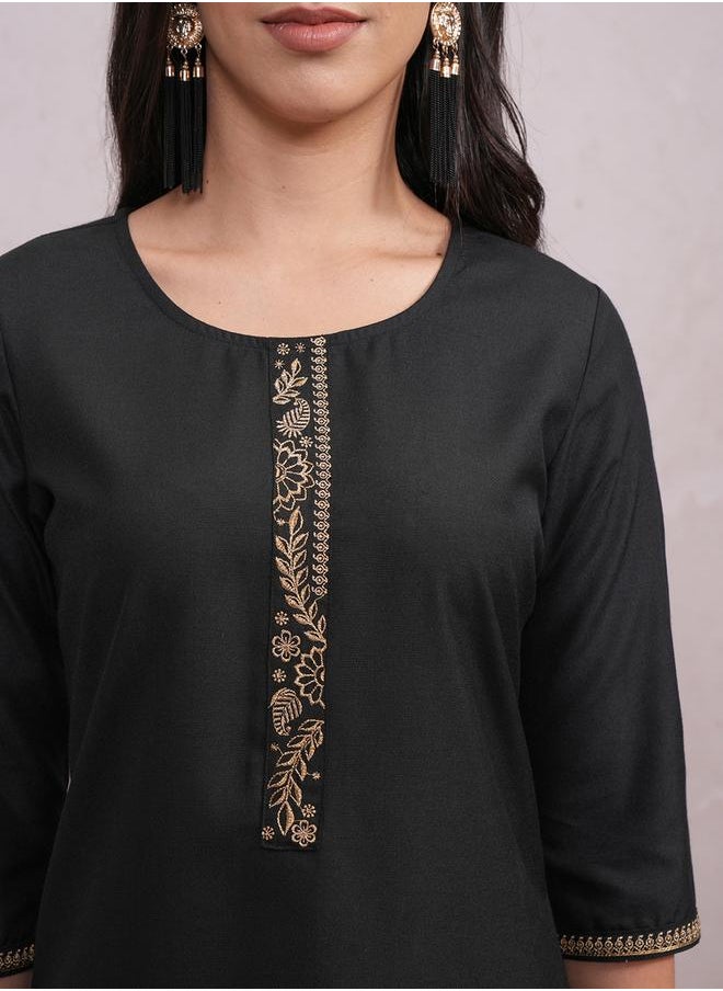 Vishudh Women Black Lace Work Kurta with Trousers by Styli  - Image 5