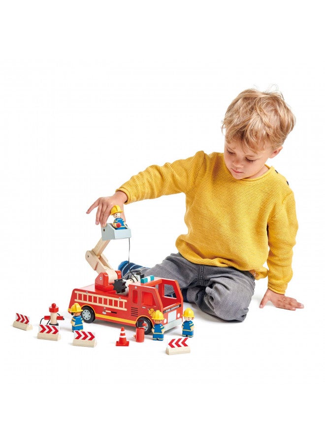 Tender Leaf Toys ألعاب تندر ليف - سيارة إطفاء - لعبة شاحنة إطفاء خشبية مع رجال الإطفاء والإكسسوارات - سرد القصص، اللعب التخيلي واللعب الخيالي للأطفال من عمر 3 سنوات وما فوق - Image 2