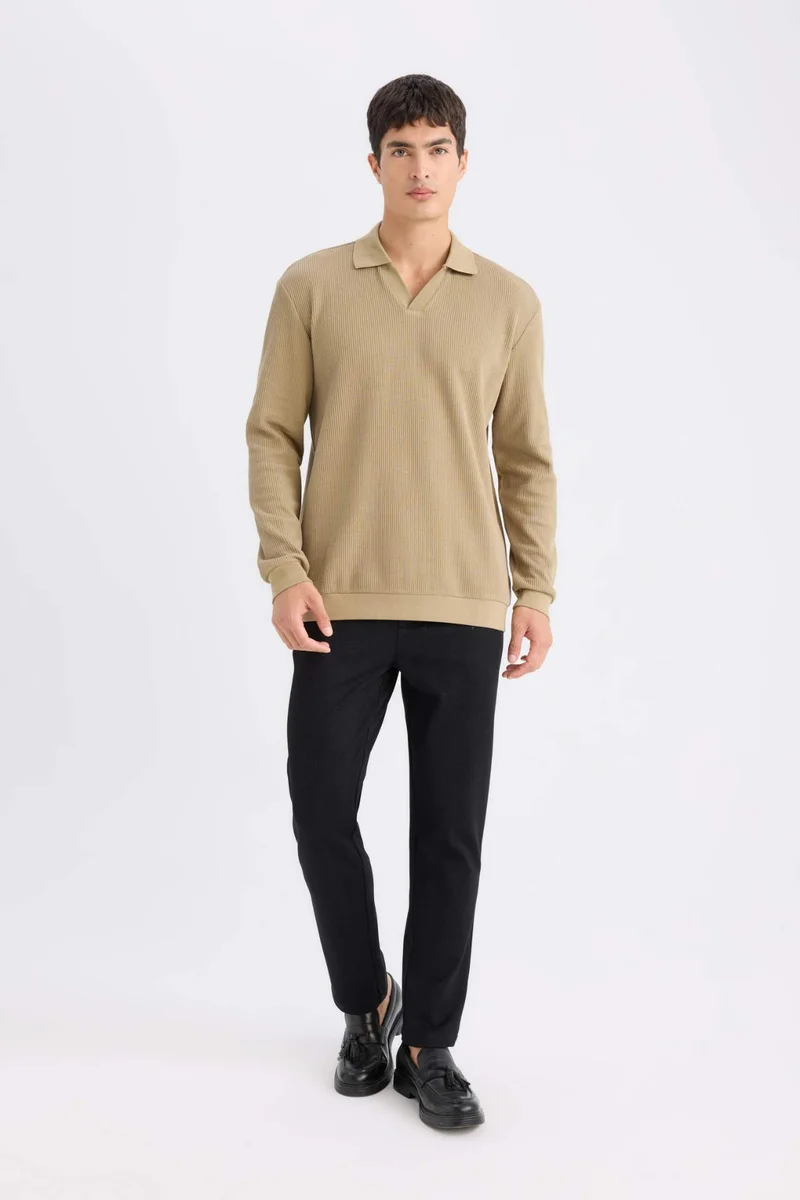 ديفاكتو Regular Fit Long Sleeve Sweatshirt