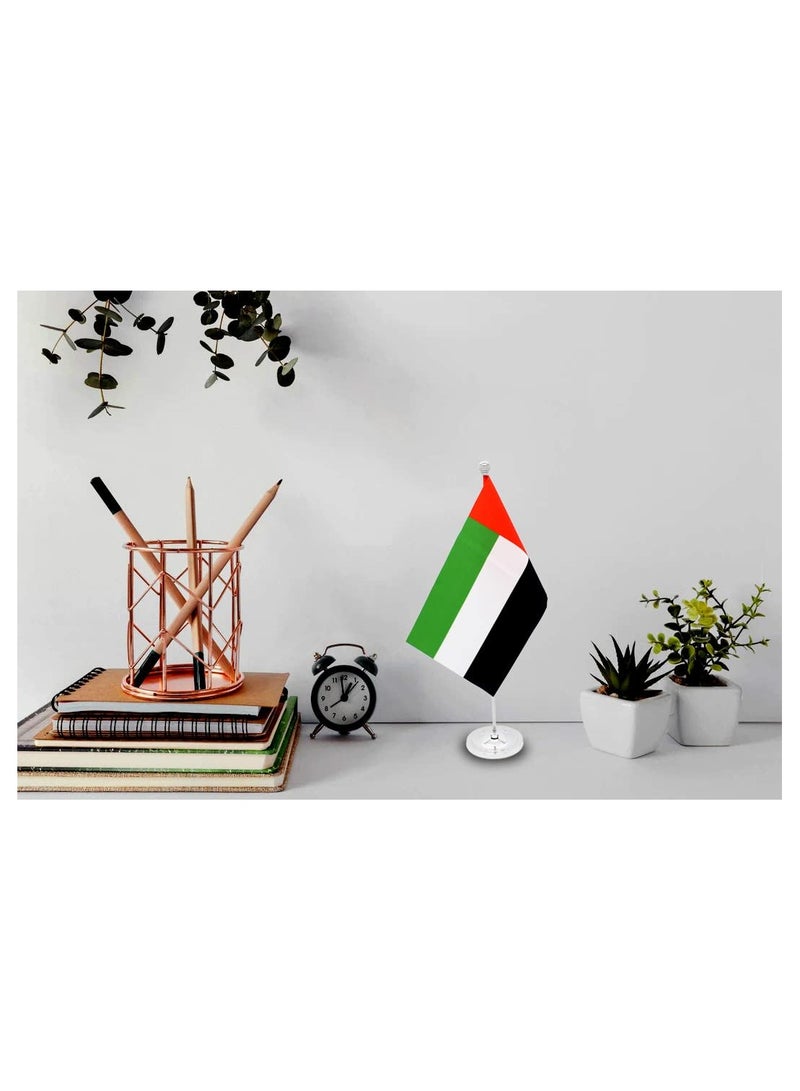 ماركة غير محددة علم مكتب معدني واحد لدولة الإمارات العربية المتحدة - حامل سارية علم متين للمكتب أو المنزل أو المكتب أو المناسبات لتزيين طاولة المؤتمرات - حامل عمود أعلام صغير - حامل علم معدني فضي للمدارس  - Image 5