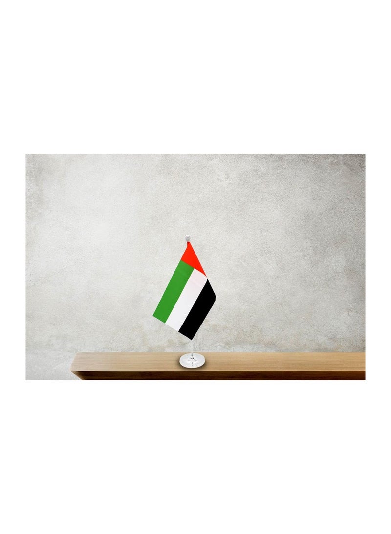 ماركة غير محددة علم مكتب معدني واحد لدولة الإمارات العربية المتحدة - حامل سارية علم متين للمكتب أو المنزل أو المكتب أو المناسبات لتزيين طاولة المؤتمرات - حامل عمود أعلام صغير - حامل علم معدني فضي للمدارس  - Image 4