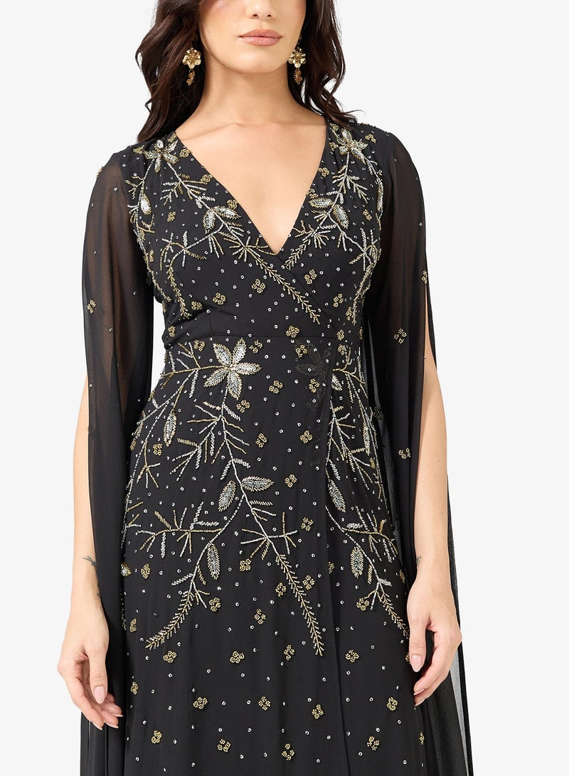 فروك اند فرل فستان ماكسي بأكمام كاب طويلة مزينة - Image 4