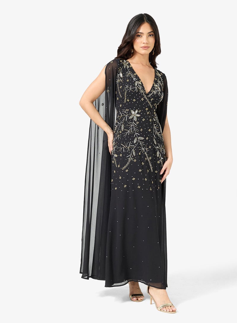 فروك اند فرل فستان ماكسي بأكمام كاب طويلة مزينة - Image 2