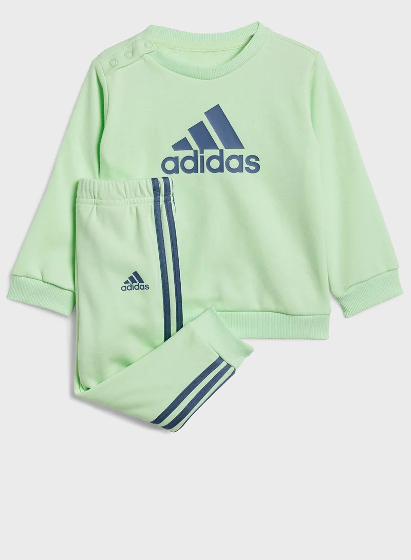 adidas بنطال جوغر رياضي من قماش تيري الفرنسي مزين بشعار للأطفال