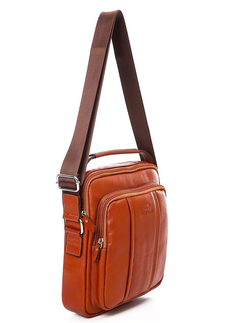 حقيبة كروس عصرية (SA 816) للرجال - حقيبة كمبيوتر محمول بحزام كتف للسفر والتنقل والمشي لمسافات طويلة - حقيبة صغيرة للرجال مع أشرطة كروس وأشرطة قابلة للتعديل من توب ليذر، هافان - Image 1