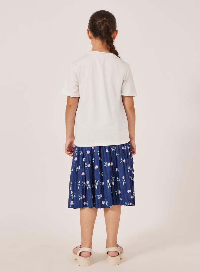 Styli Styli Slogan Print T-Shirt and All-Over Print Skirt  - Image 4