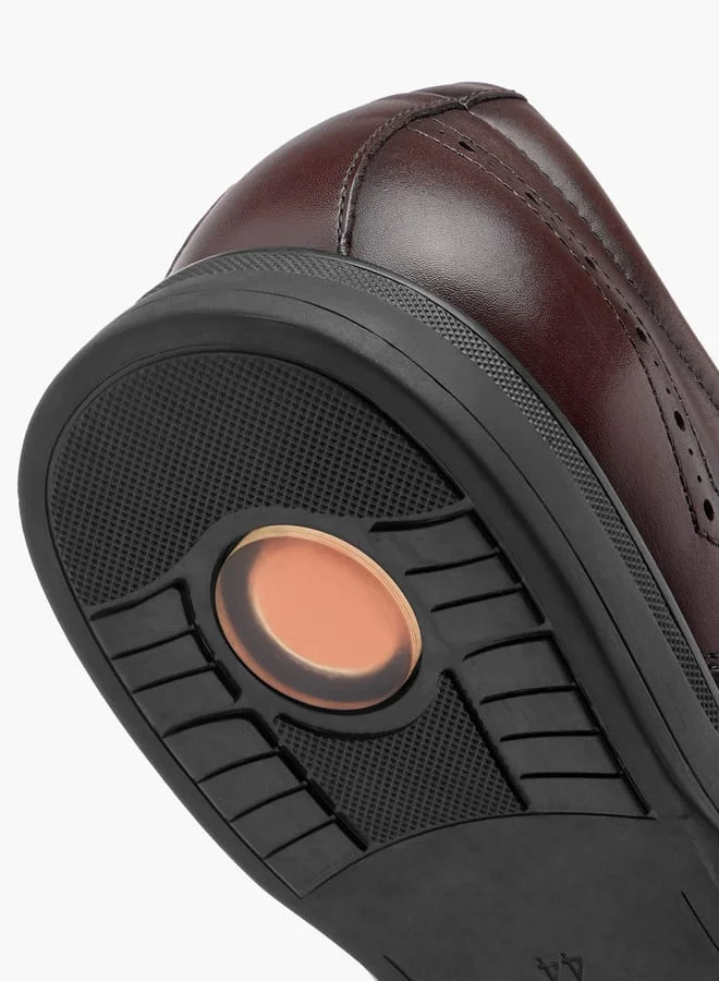 Le Confort Men Solid Derby Shoes with Lace-Up Closure