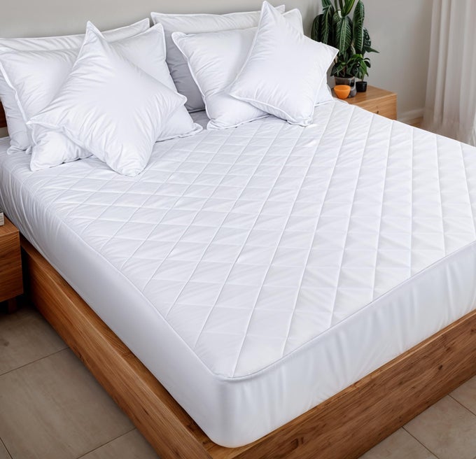 QUEEN MATTRESS COVER QUILTED WATERPROOF MATTRESS PROTECTOR QUEEN SIZE HEXAGONAL DESIGN MATTRESS PAD STRETCHES UP TO 16 INCHES DEEP POCKET BREATHABLE EXTRA SOFT MATTRESS TOPPER WHITE