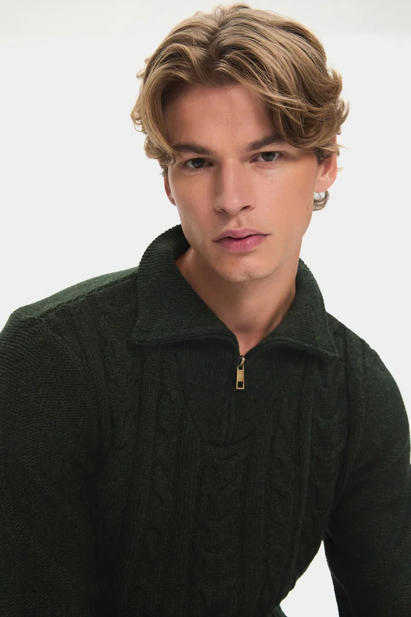 جون Men's Regular Fit Turtleneck Knit Detail Zippered Knitwear Sweater