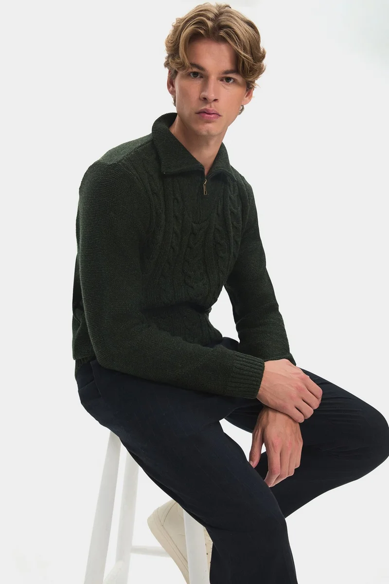 جون Men's Regular Fit Turtleneck Knit Detail Zippered Knitwear Sweater