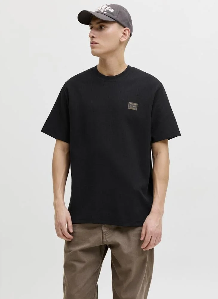 جاك اند جونز تيشيرت بياقة دائرية وقصة مريحة