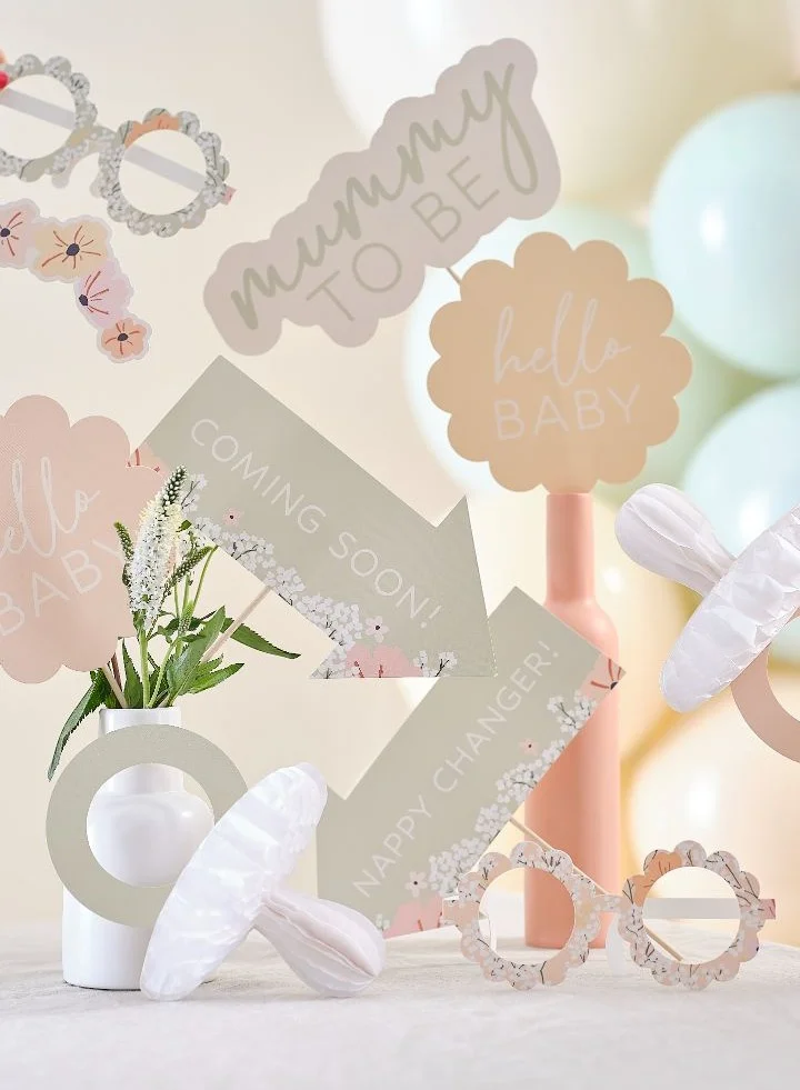 Ginger Ray Ginger Ray Floral Baby Photo Booth Props - 15 Piece Set for Baby Shower Decorations Fun Floral Theme Ideal for Gender Reveal and Newborn Photography