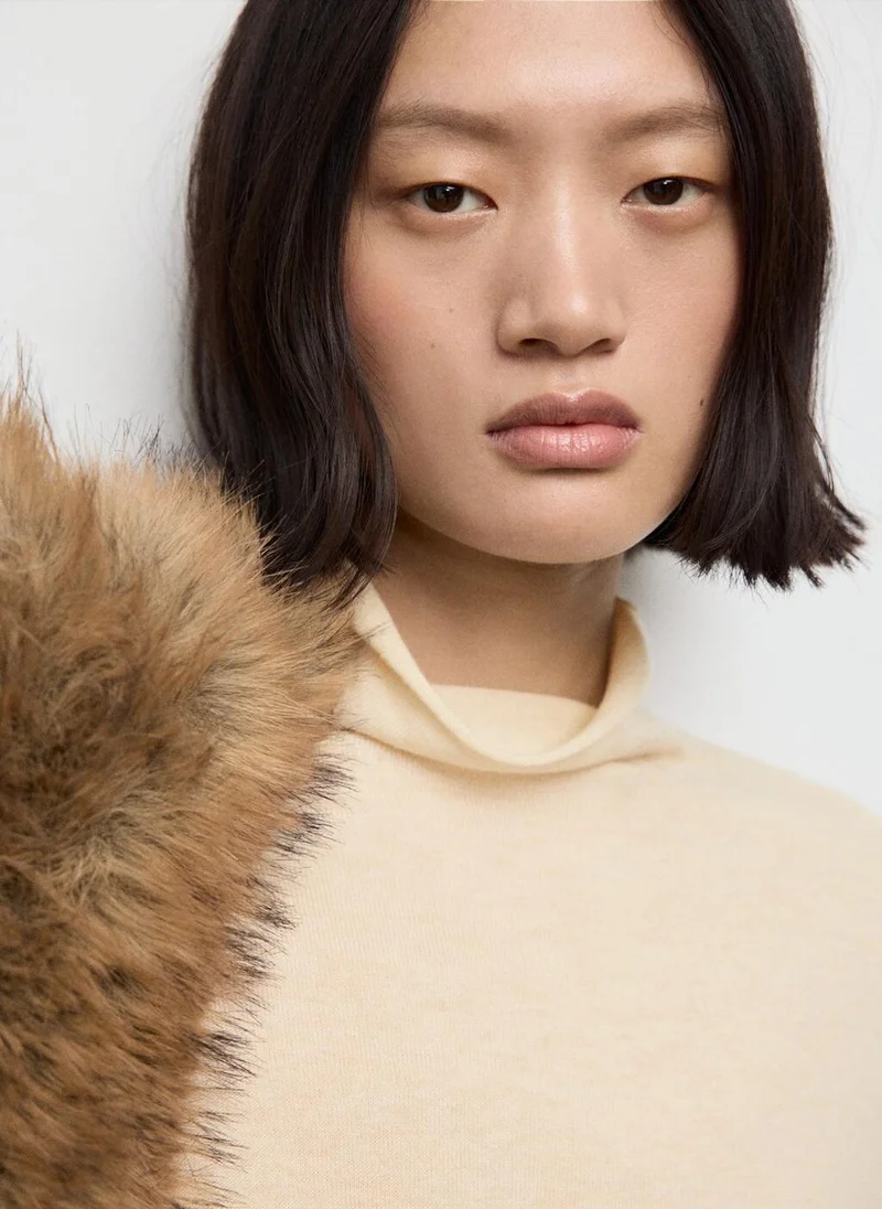 مانجو كنزة صوفية بياقة مدورة