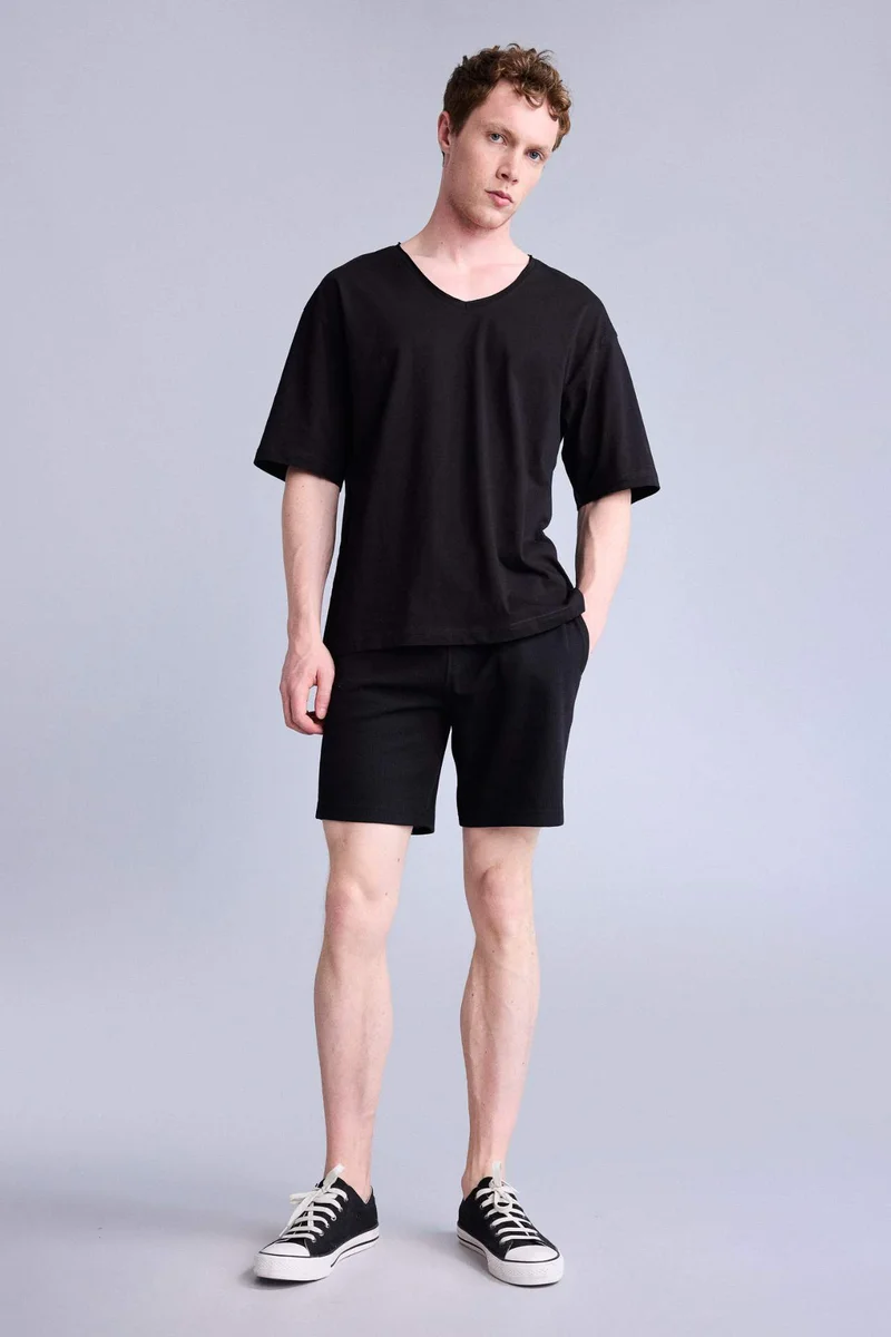 ديفاكتو Boxy Fit Short Sleeve T-Shirt