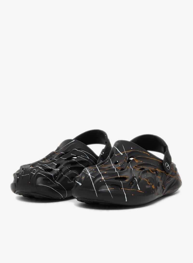 ستايلي كلوغز بطبعة منحوتة وسهل الارتداء - Image 3