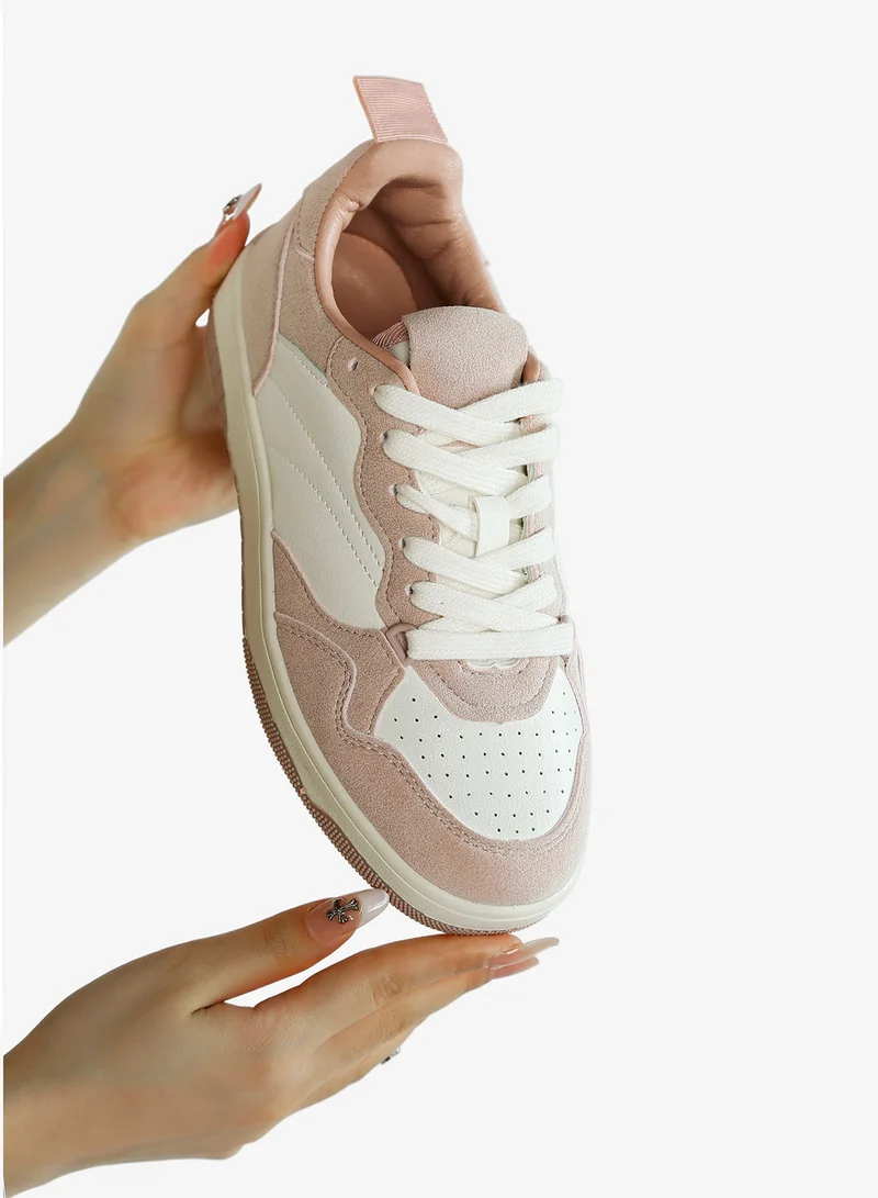 لندن راج حذاء رياضي كاجوال من الجلد الصناعي باللون الأبيض والوردي