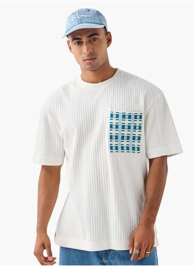 لي كوبر Textured Tee With Pocket Detail For Male