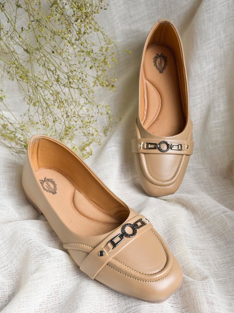 Shoetopia أحذية شوتوبيا النسائية بلون البيج - أحذية مريحة بسطح ناعم مع تفاصيل بكلة أنيقة | أحذية باليه للارتداء اليومي والمكتبي EU41 - Image 5