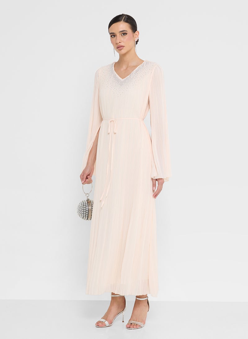 Khizana Embellished Dress With Slit Sleeves - Image 4