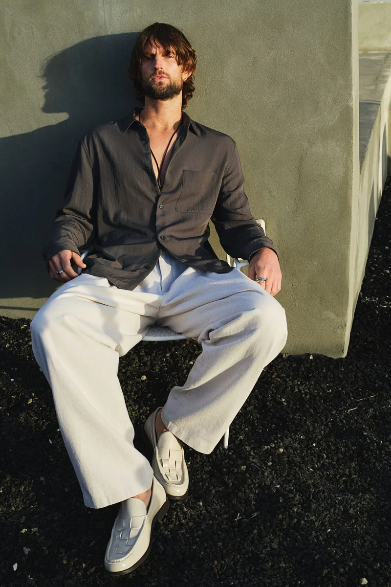 اتش اند ام قميص من الساتان بقصة واسعة