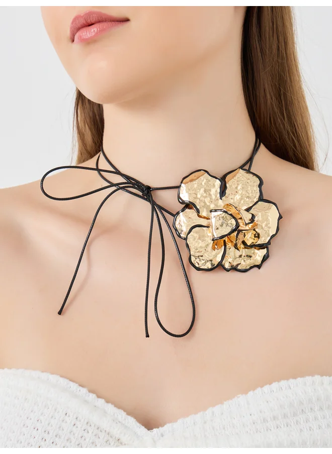 Styli Styli Flower Accent Thread Choker Necklace