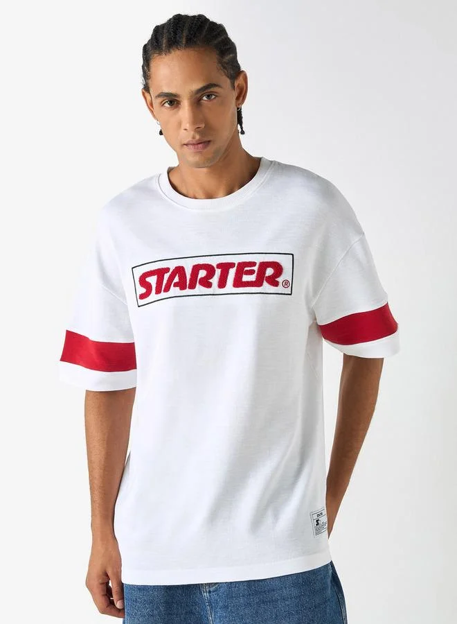 ستارتر تيشيرت بياقة ضيقة وأكمام قصيرة ونقوش من ستارتر