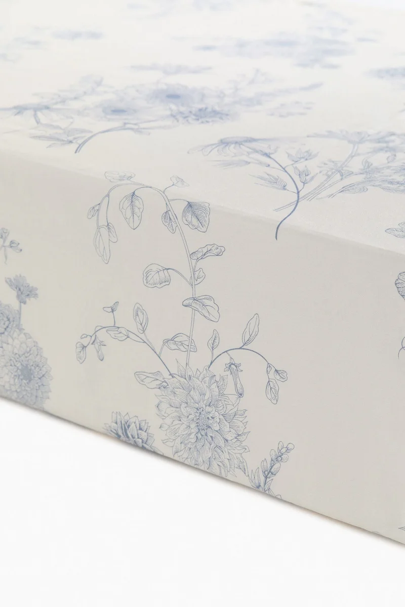 H&M Patterned satin fitted sheet