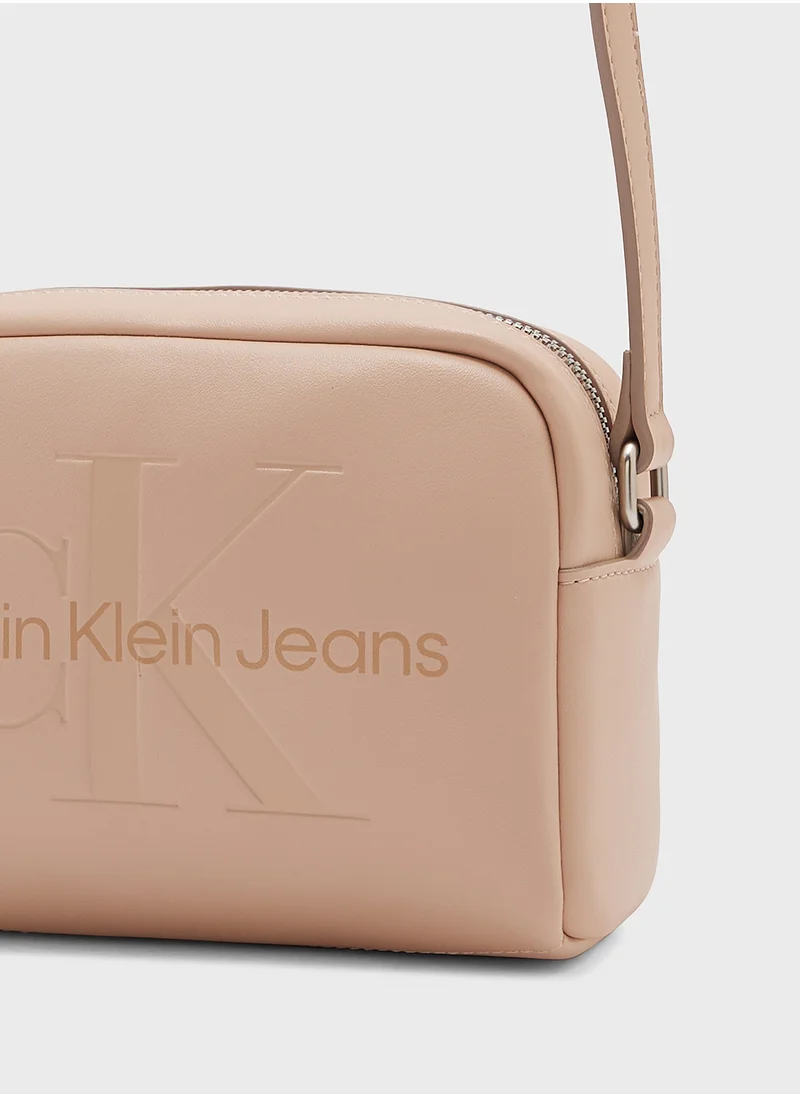 كالفن كلاين جينز Logo Sculpted Crossbody