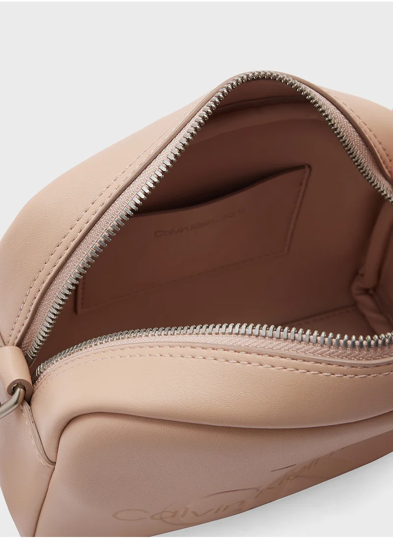 كالفن كلاين جينز Logo Sculpted Crossbody