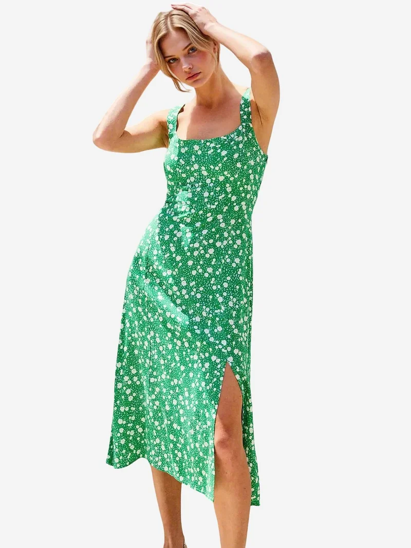 بيغ دارت فستان ميدي بقصة ضيقة وياقة مربعة وفتحة