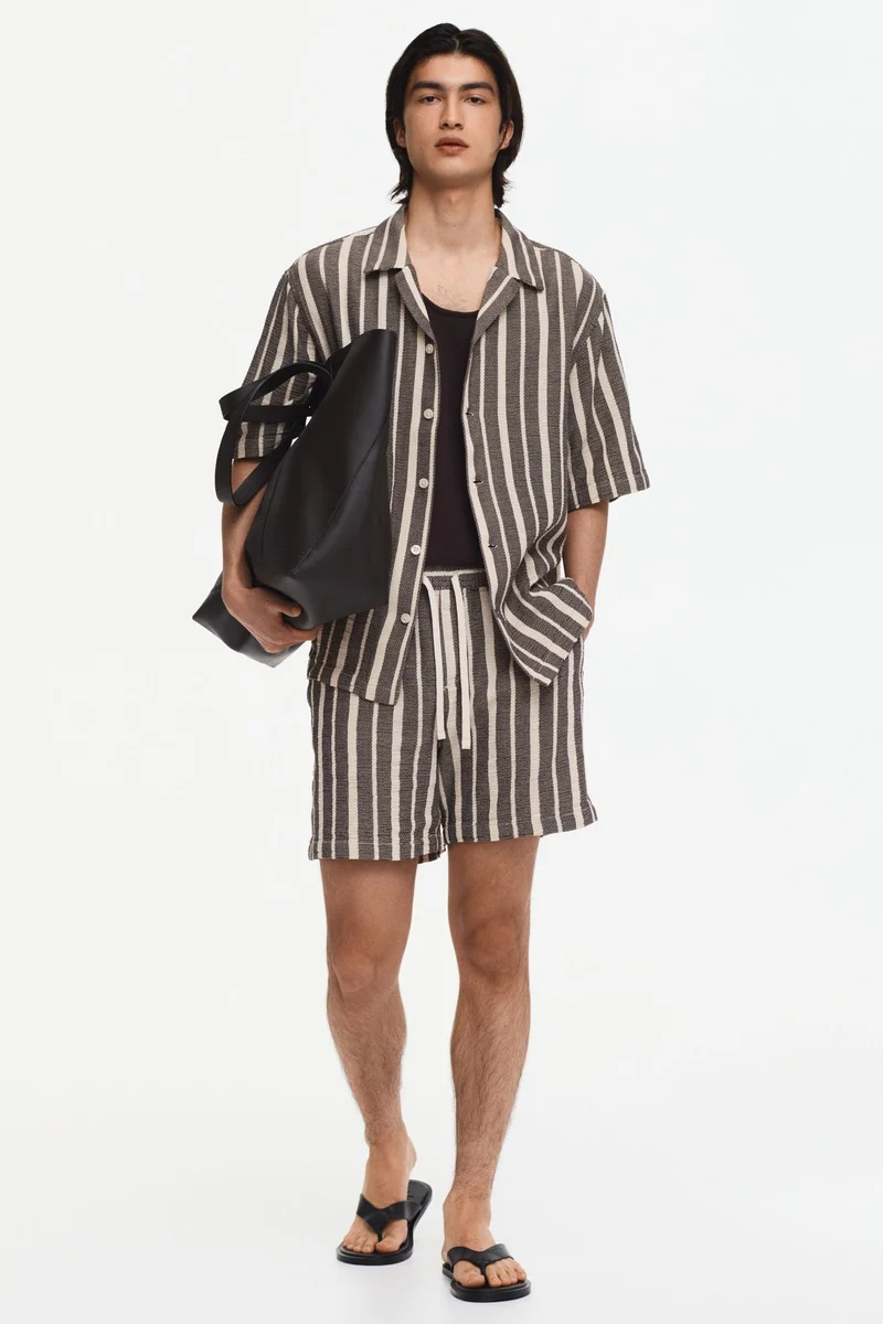 اتش اند ام قميص بقصّة عادية