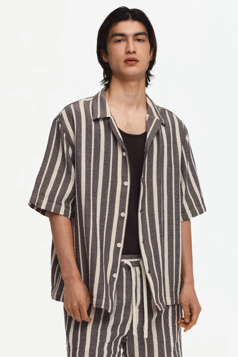 اتش اند ام قميص بقصّة عادية