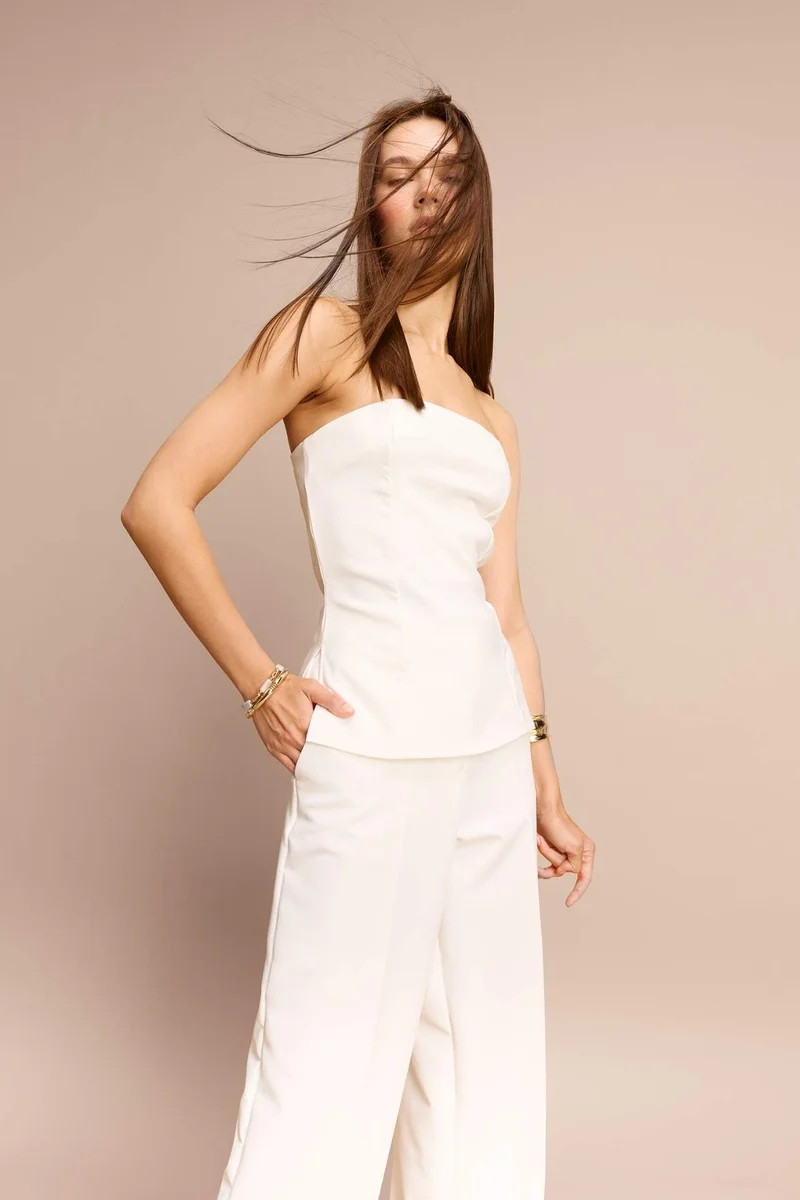 ديفاكتو Slim Fit Strapless Sleeveless Blouse
