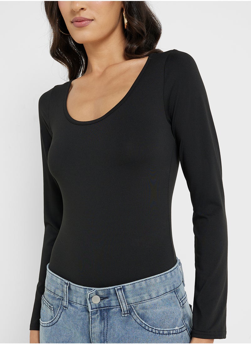 Ginger Basics - Long Sleeves Scoop Neck Fitted Bodysuit - Image 1