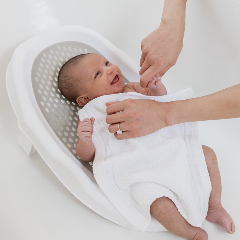 Regalo Newborn Bath Support, Ergonomic, Safe, Easy to Store, Ideal for up to 20lbs - Image 1